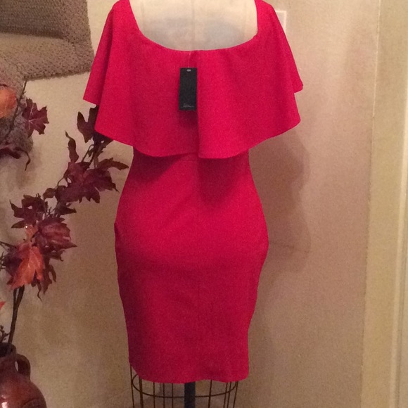 SOLD OUT!!!Ruffle Off the Shoulder Body -Com Woman Dress - Picture 5 of 6